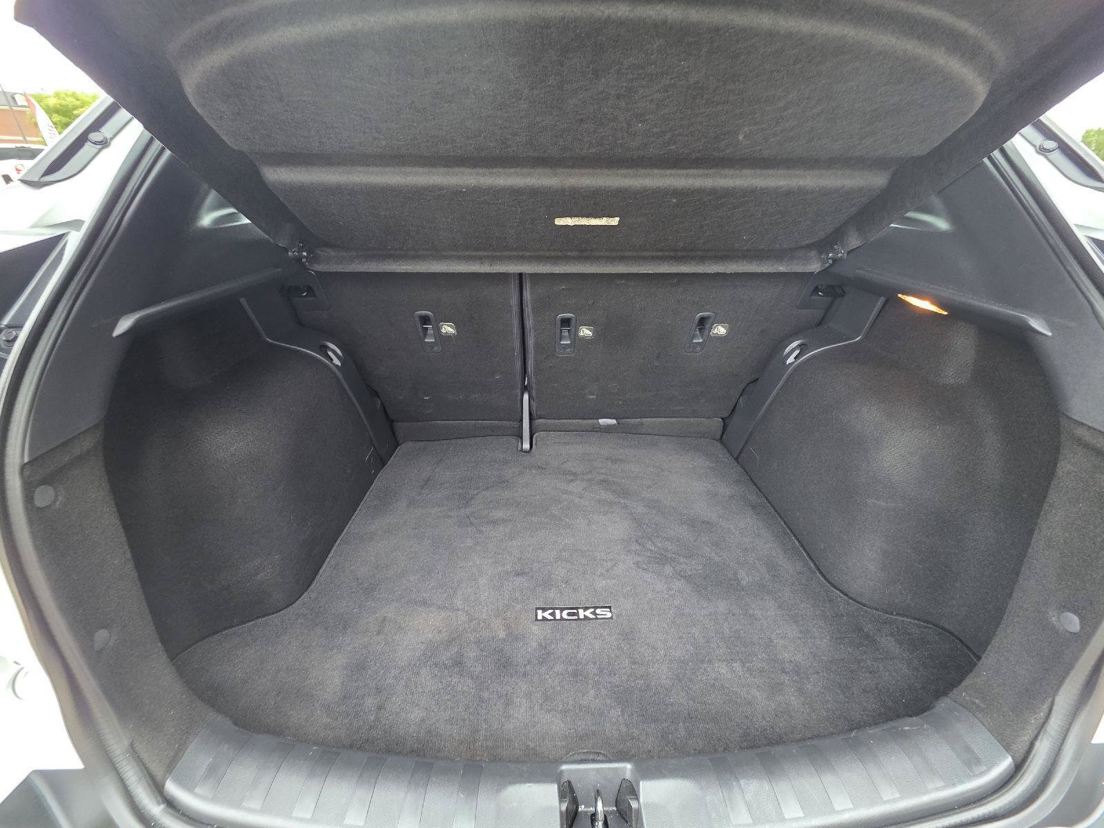 Used 2018 Nissan Kicks SV FWD image 28