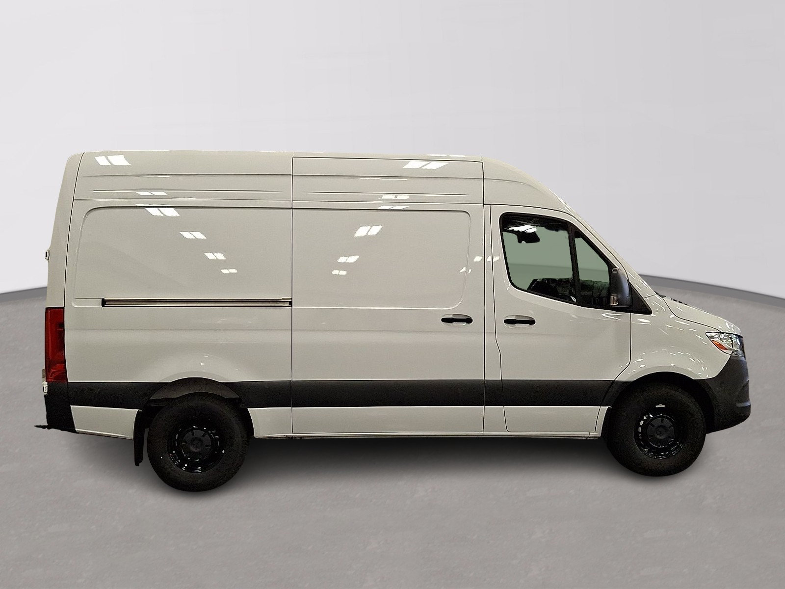 Used 2025 Mercedes-Benz Sprinter 2500 image 4