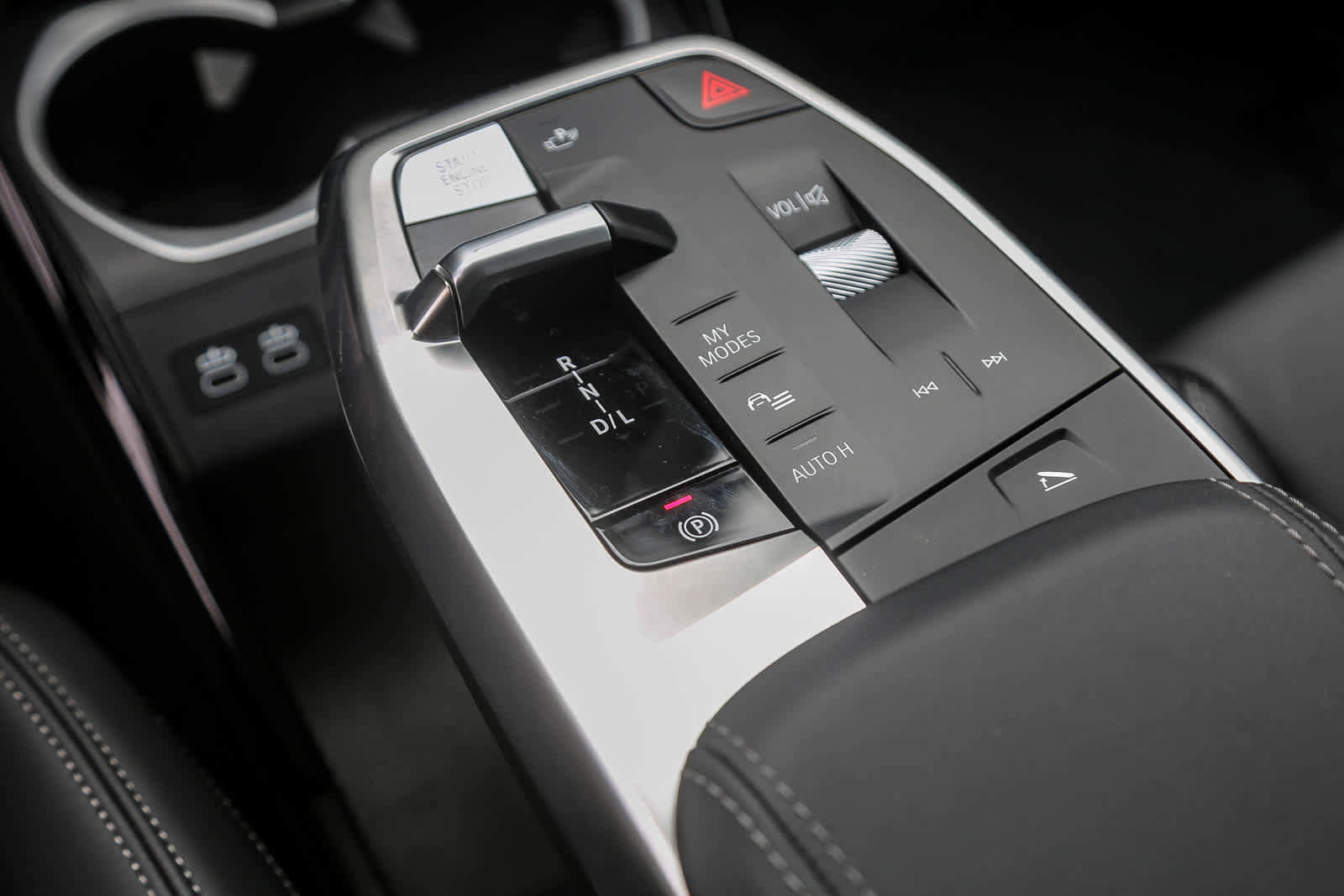 Used 2025 BMW X2 xDrive28i w/ Convenience Package image 15