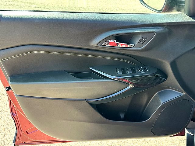Used 2024 Chevrolet Trax LT w/ Sunroof Package FWD image 18