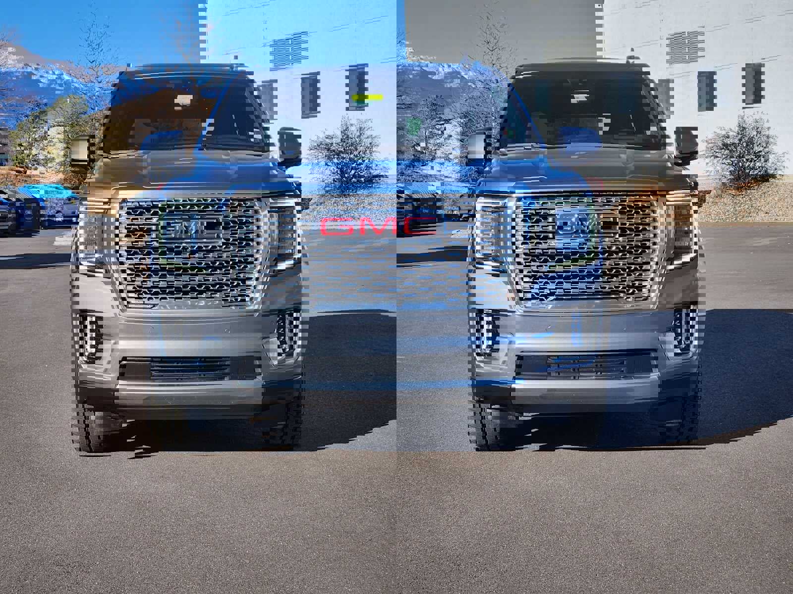 Used 2021 GMC Yukon Denali w/ Denali Premium Package image 5