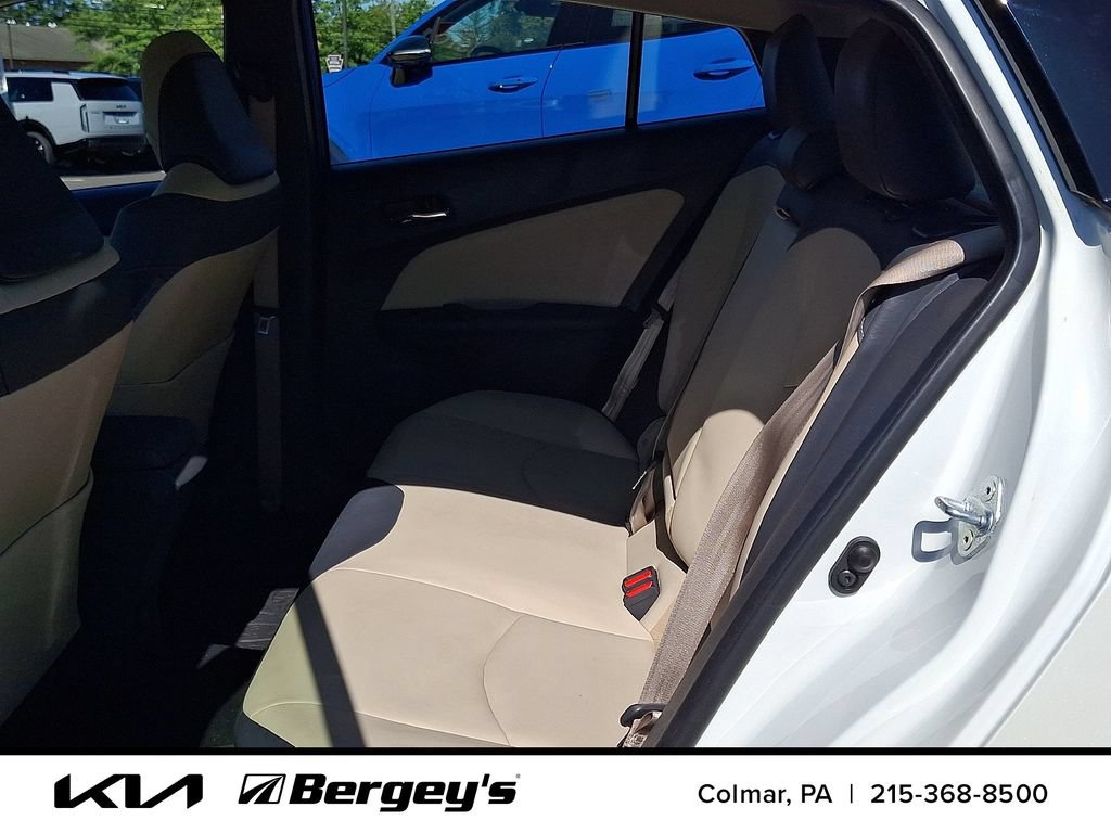 Used 2017 Toyota Prius Four FWD image 12