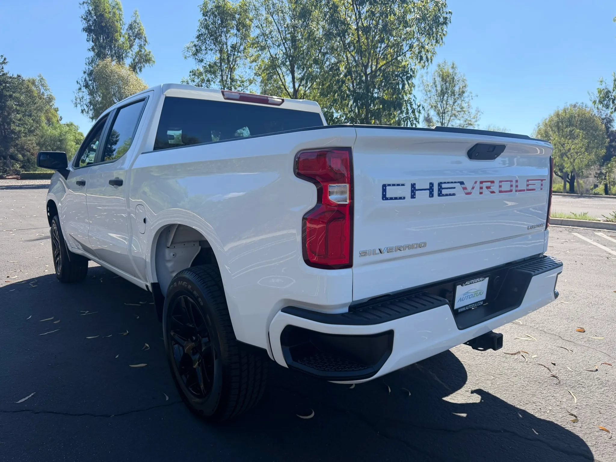 Used 2022 Chevrolet Silverado 1500 Custom w/ Safety Confidence Package RWD image 3