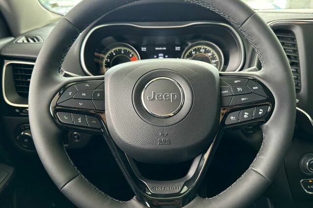New 2023 Jeep Cherokee Altitude Lux AWD/4WD image 24