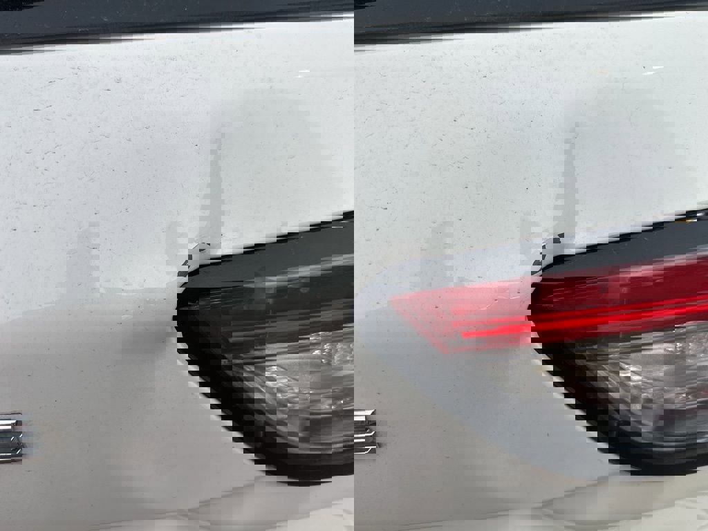 Used 2020 Ford Escape SE image 16