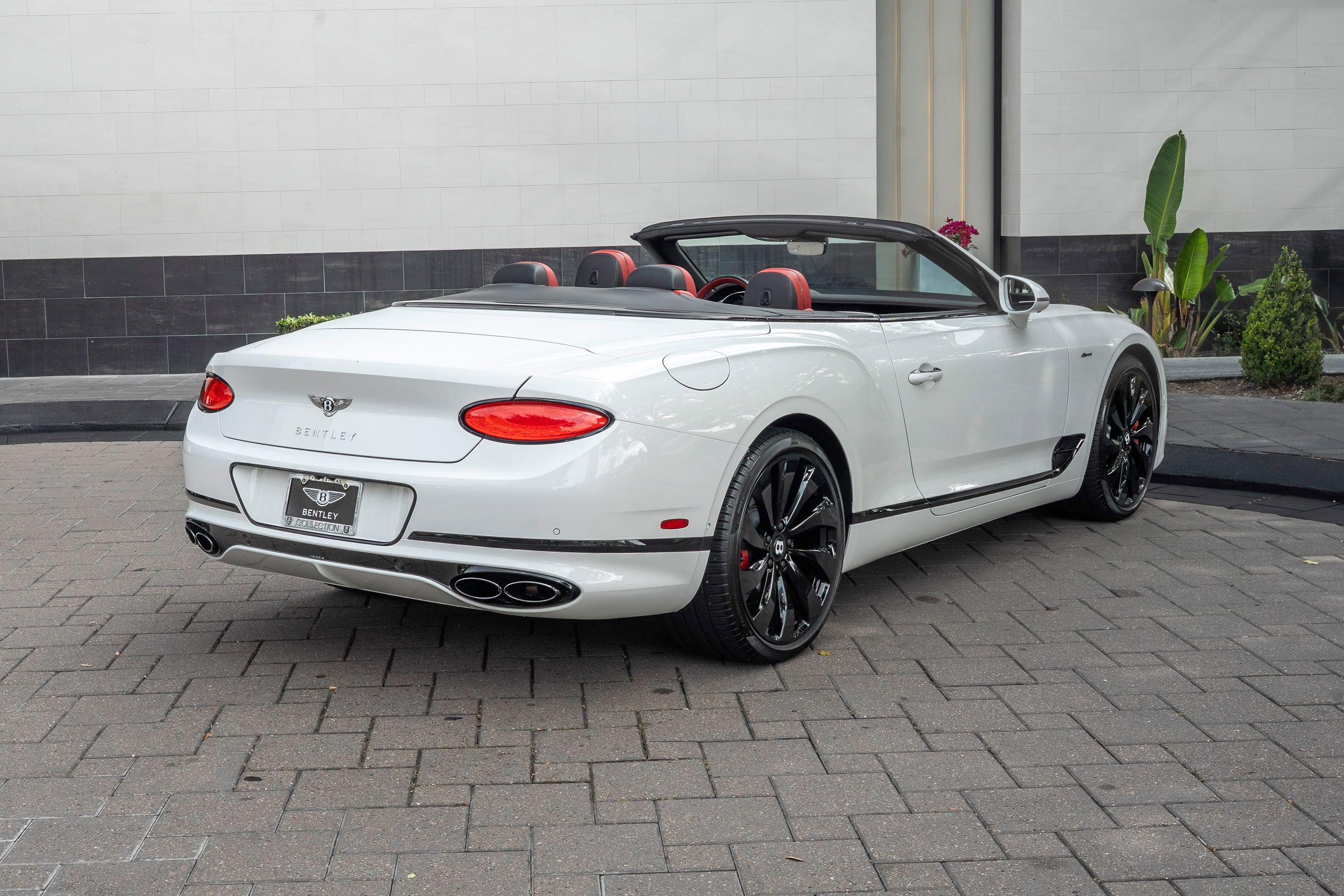 Used 2024 Bentley Continental GT Azure AWD/4WD image 20