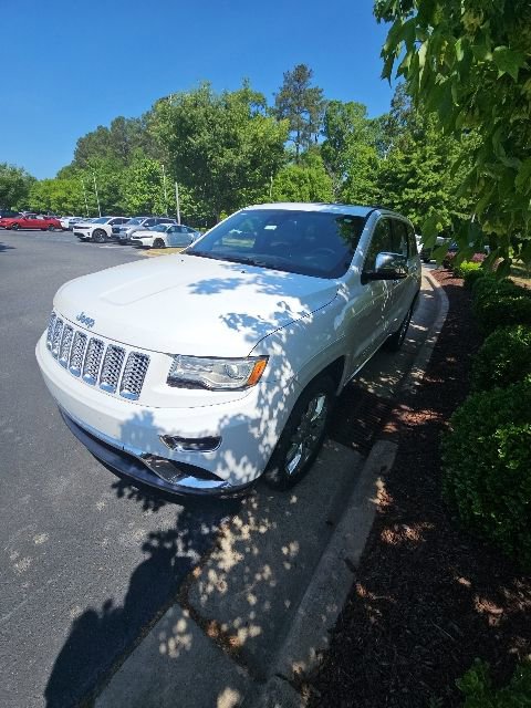 Used 2016 Jeep Grand Cherokee Summit AWD/4WD image 3