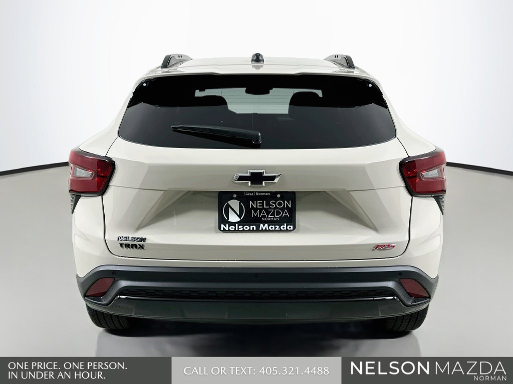 Used 2026 Chevrolet Trax RS w/ Sunroof Package FWD image 7