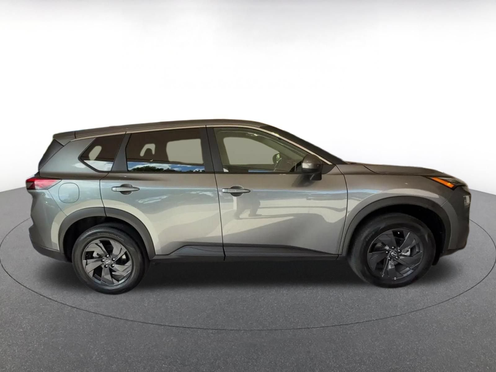 Used 2026 Nissan Rogue SV AWD/4WD image 15