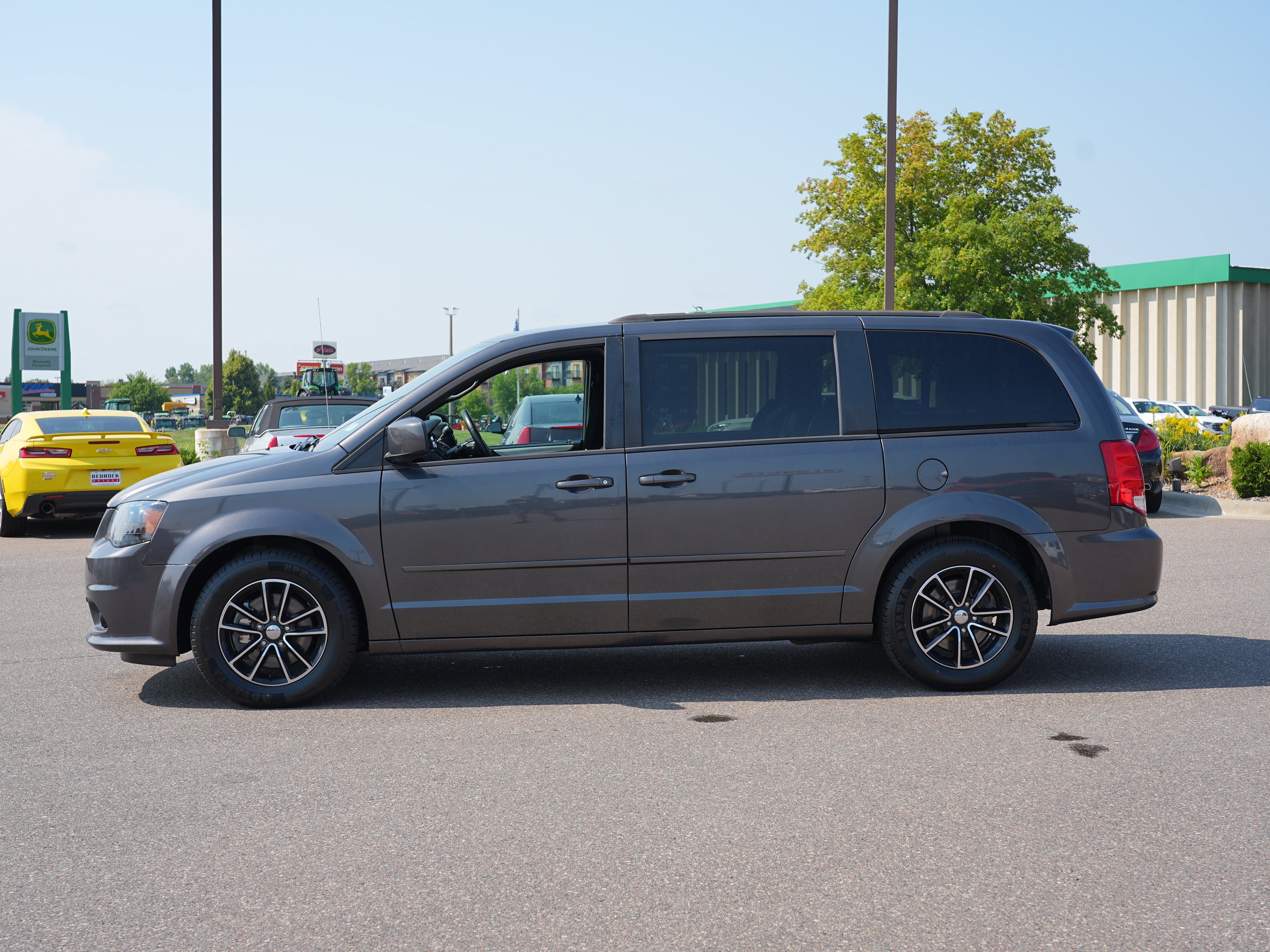 Used 2016 Dodge Grand Caravan R/T FWD image 6