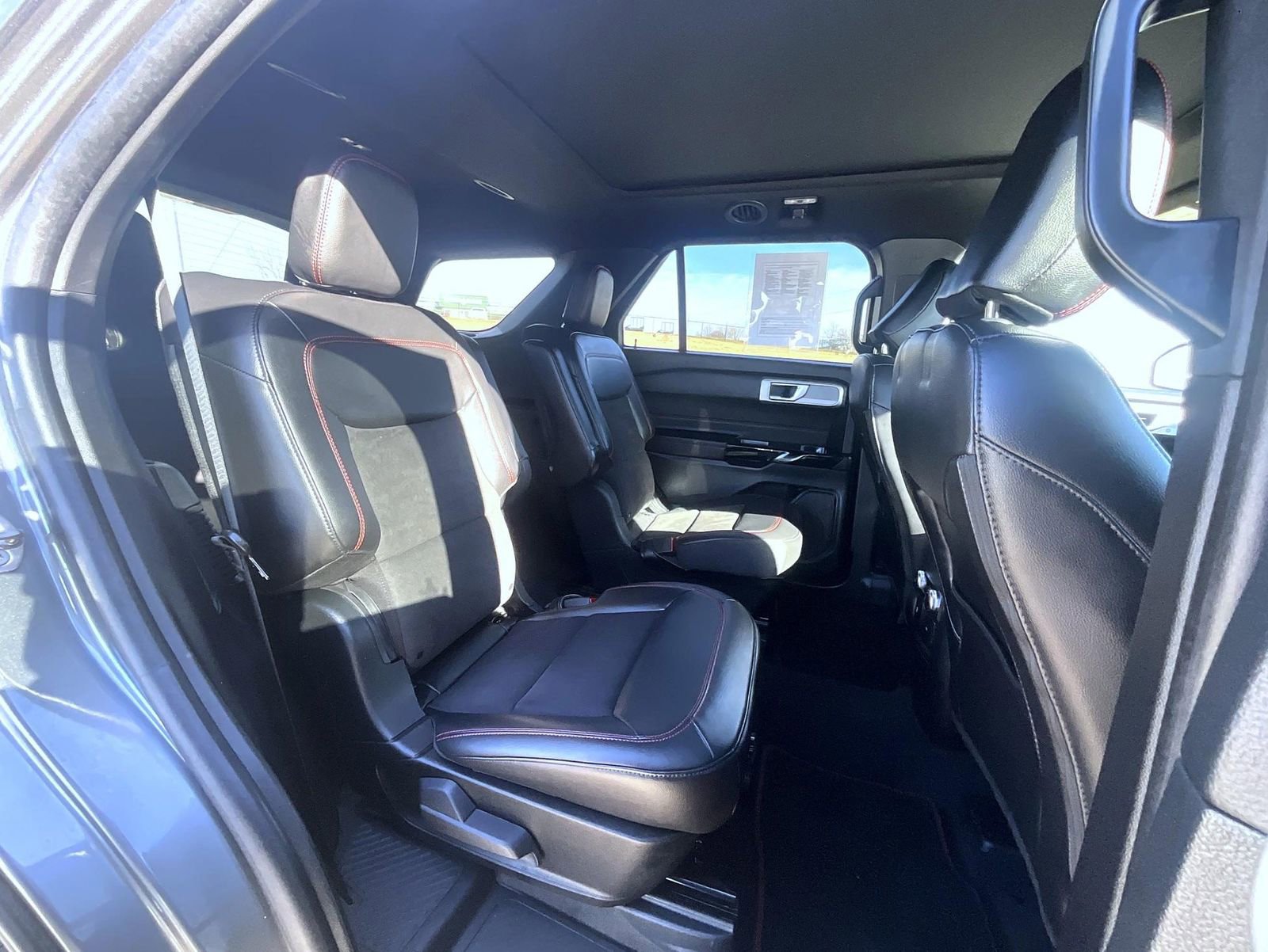 Used 2023 Ford Explorer ST-Line w/ Class IV Trailer Tow Package image 19