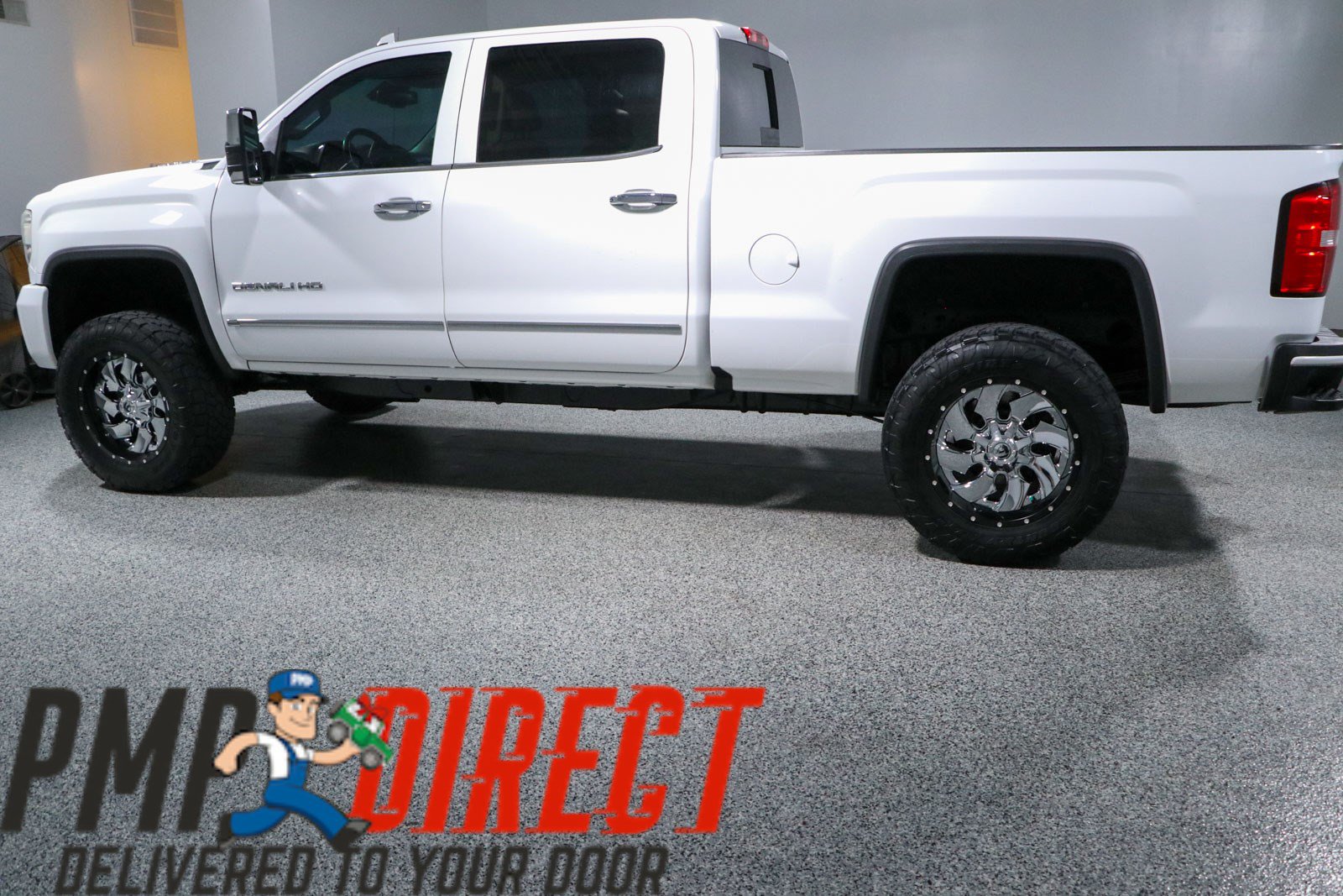Used 2016 GMC Sierra 2500 Denali w/ Duramax Plus Package AWD/4WD image 10