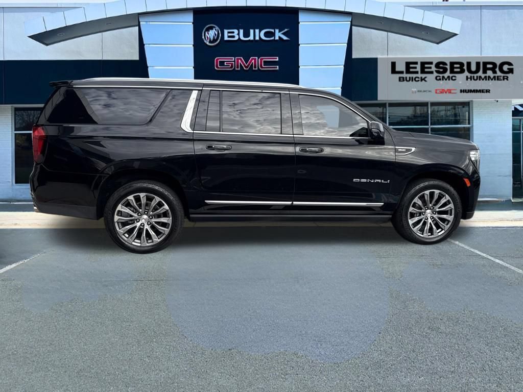 Used 2021 GMC Yukon XL Denali w/ Denali Premium Package AWD/4WD image 8
