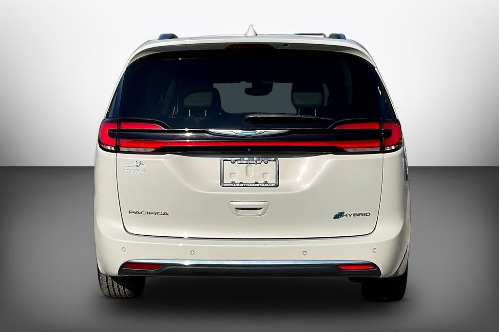 Used 2021 Chrysler Pacifica Touring-L w/ Uconnect Theater Family Group FWD image 5