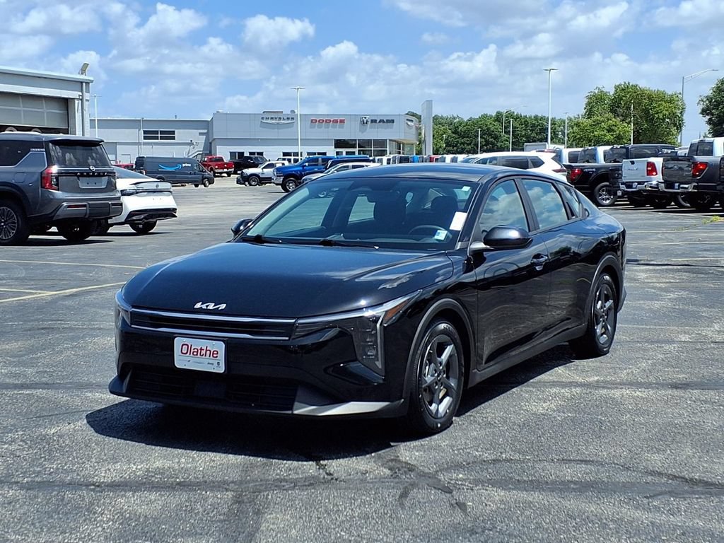 Used 2025 Kia K4 FWD image 2