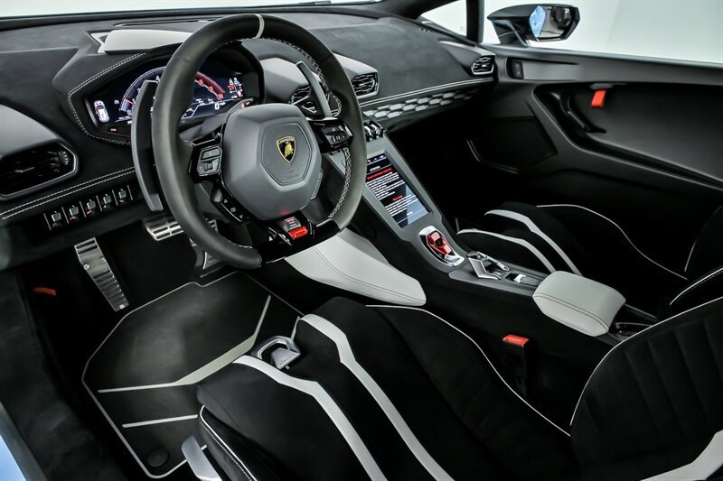 Used 2022 Lamborghini Huracan STO RWD image 21
