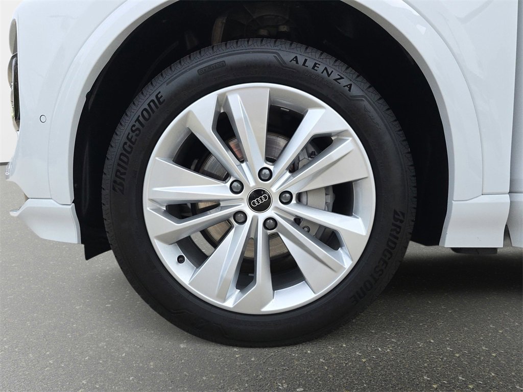 Certified 2025 Audi Q6 e-tron Premium w/ Convenience Package image 33