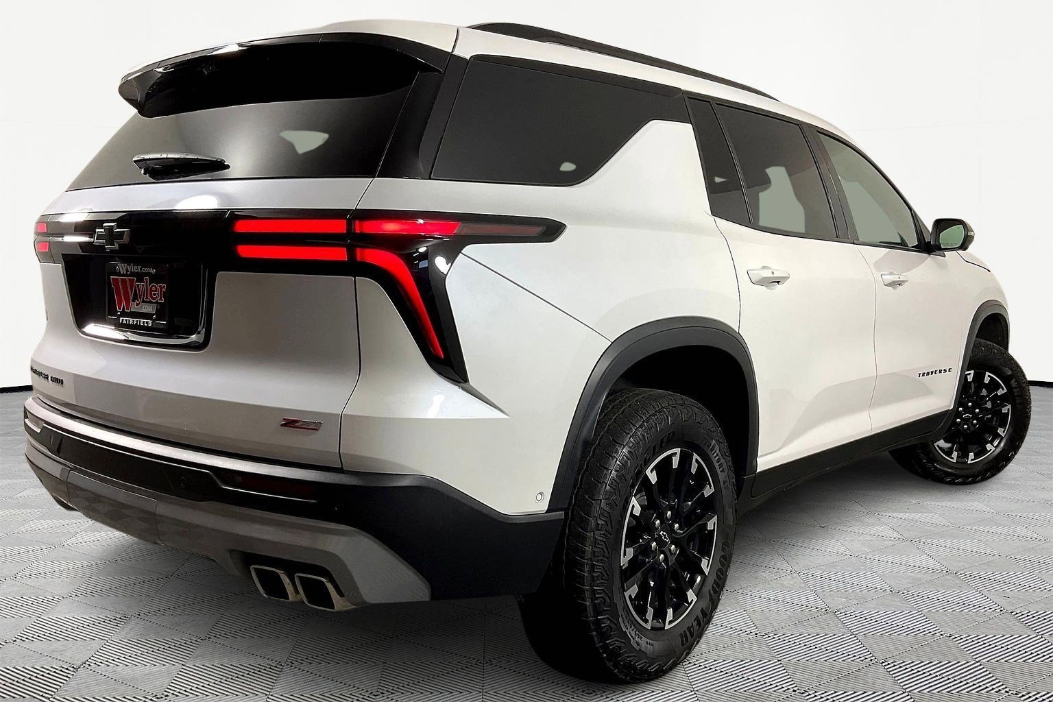 Used 2024 Chevrolet Traverse Z71 w/ Enhanced Driving Package image 6