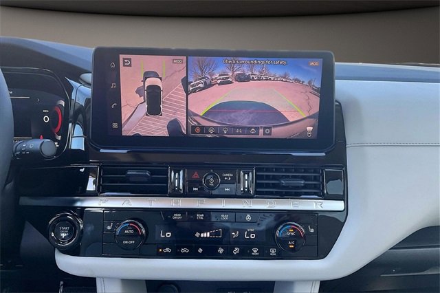 New 2026 Nissan Pathfinder SL image 6