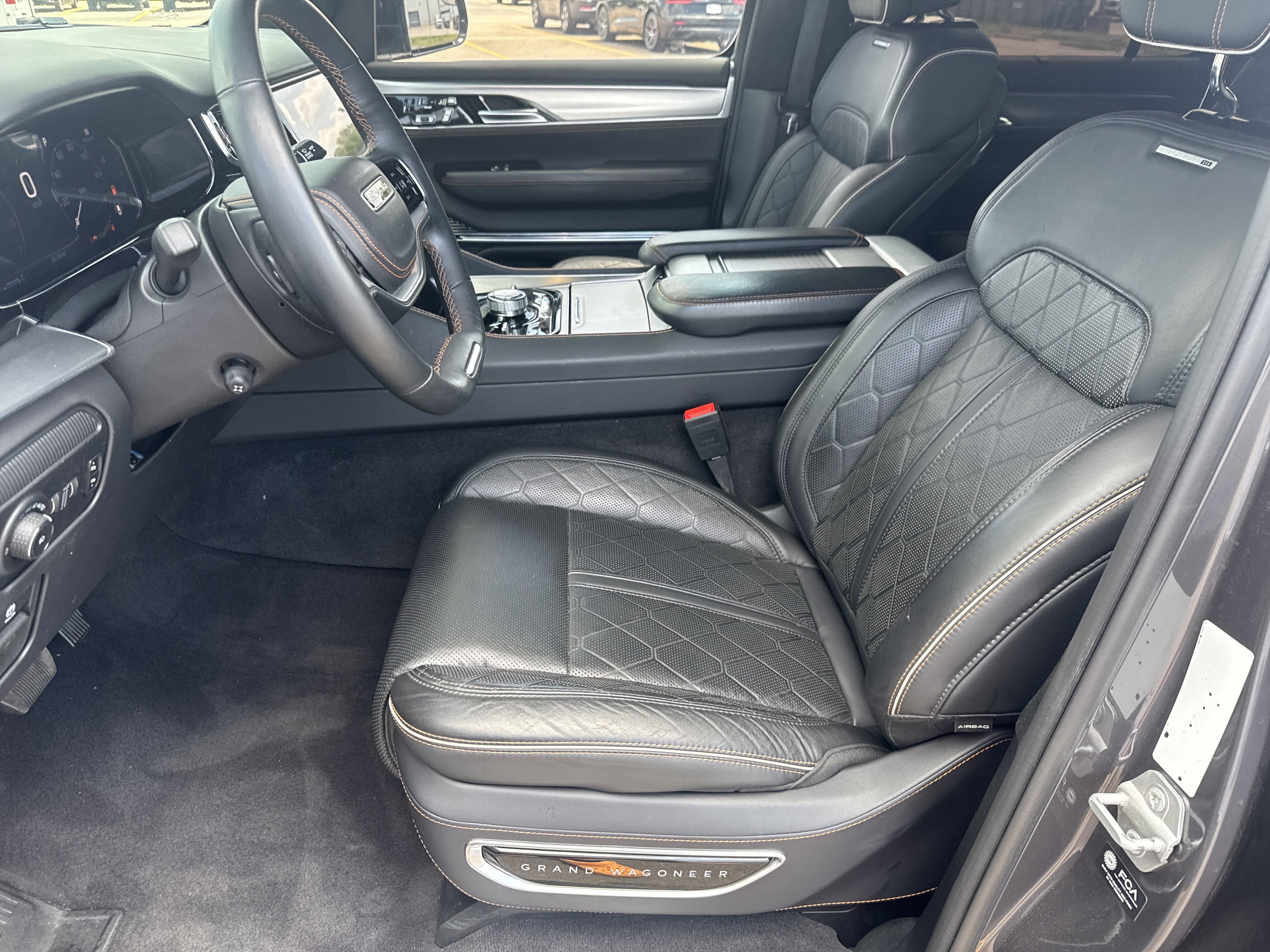 Used 2023 Jeep Grand Wagoneer Series III AWD/4WD image 5