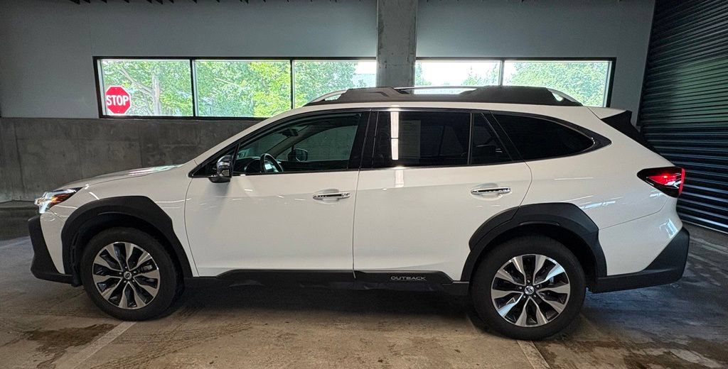 Used 2025 Subaru Outback Touring XT AWD/4WD image 2