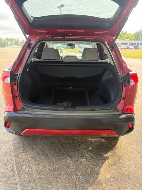 Used 2024 Toyota Corolla Cross LE FWD image 5