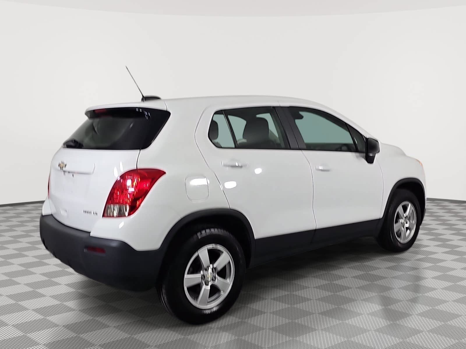 Used 2016 Chevrolet Trax LS AWD/4WD image 8