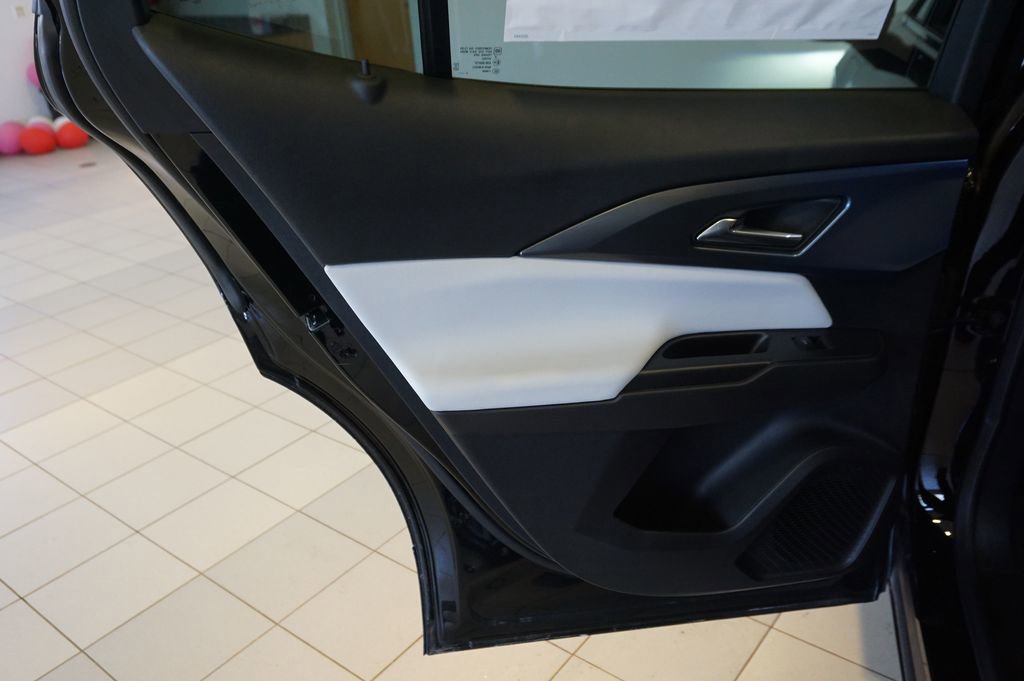 New 2026 Chevrolet Equinox EV LT image 21