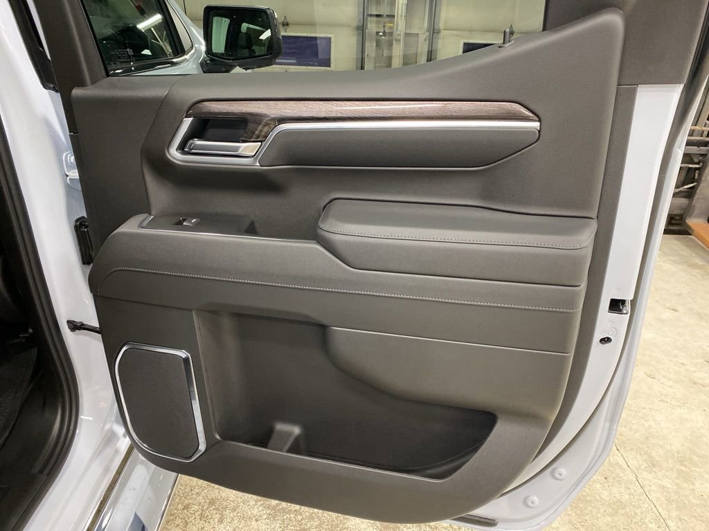 New 2026 Chevrolet Silverado 1500 LTZ w/ LTZ Premium Package AWD/4WD image 27