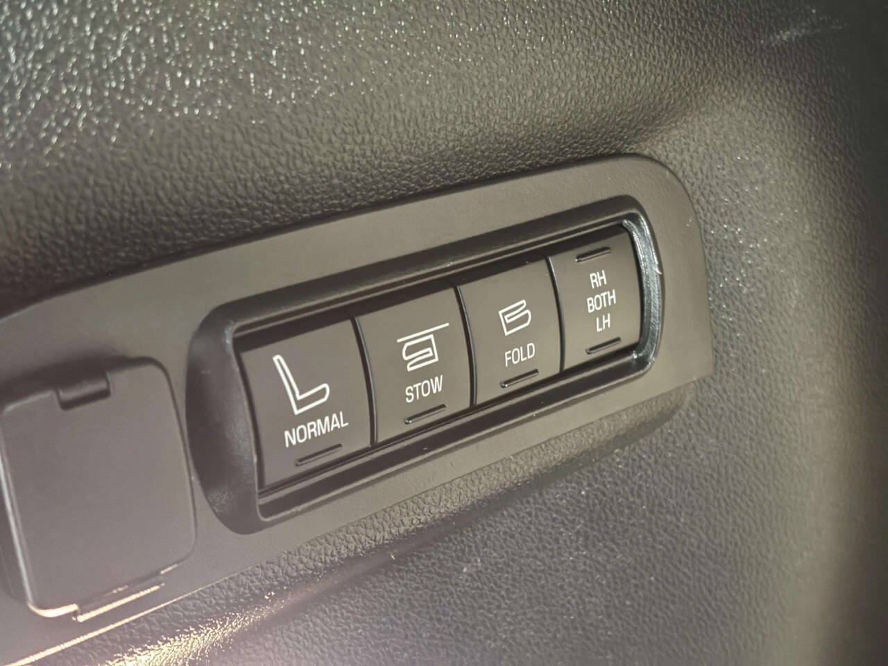 Used 2016 Ford Explorer Limited FWD image 7