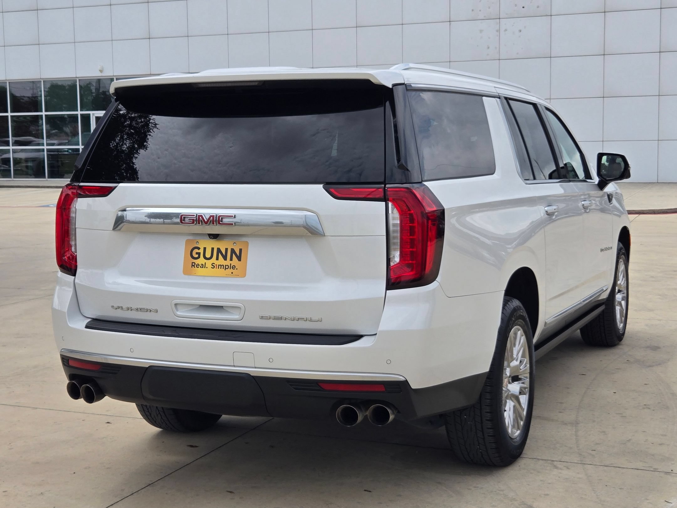Used 2022 GMC Yukon XL Denali AWD/4WD image 7