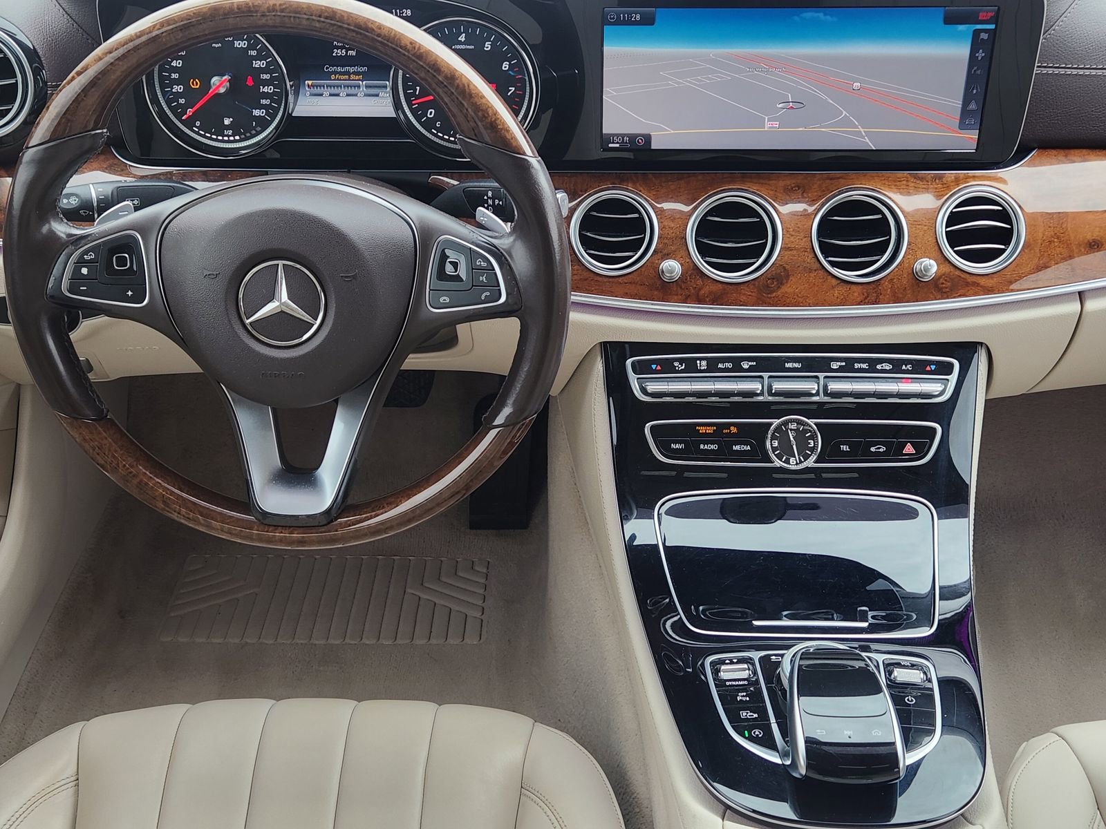 Used 2017 Mercedes-Benz E 300 4MATIC image 30