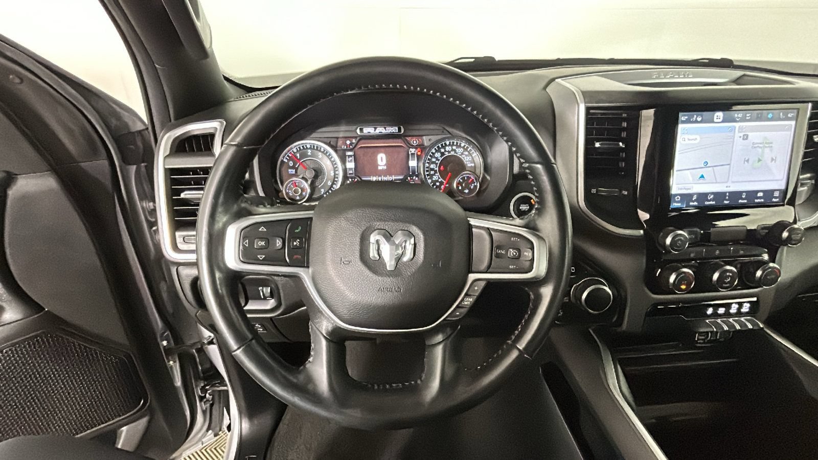 Used 2022 RAM 1500 Big Horn AWD/4WD image 17