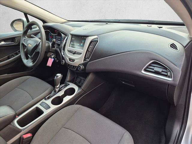 Used 2018 Chevrolet Cruze LS FWD image 20