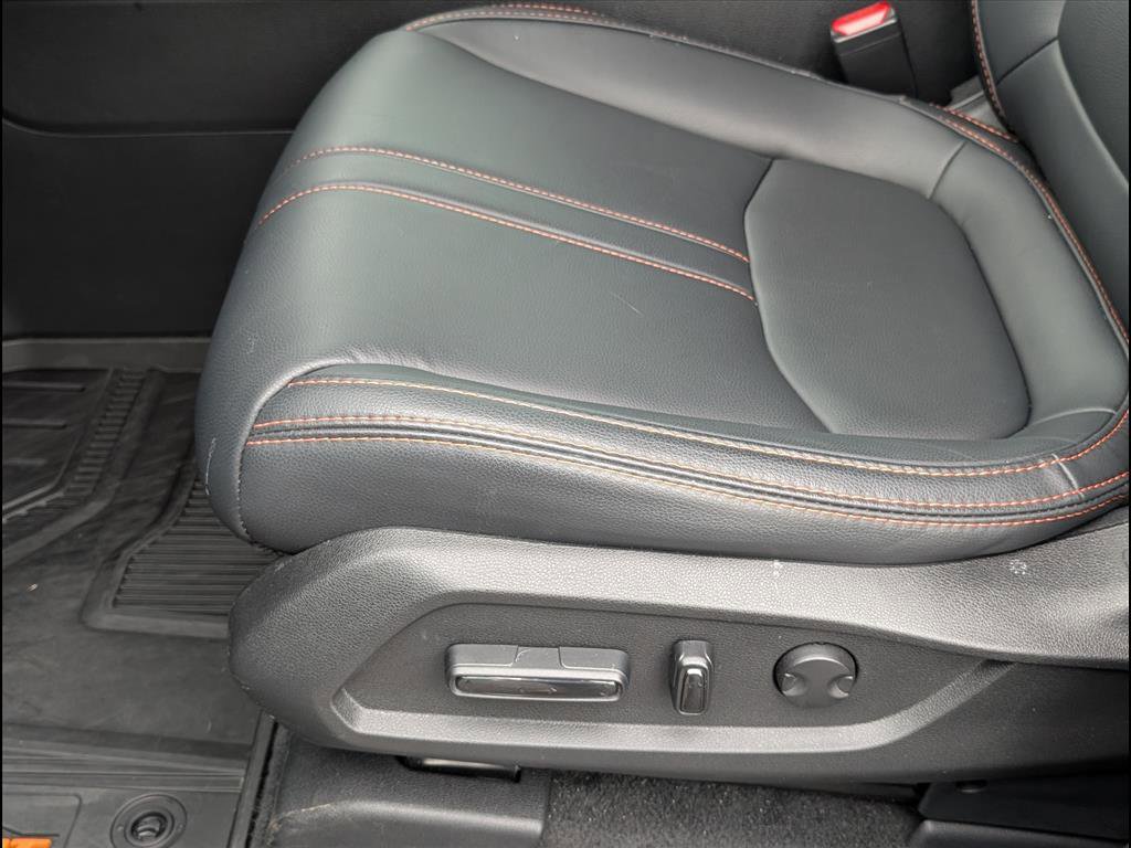 Used 2025 Honda Pilot TrailSport image 11