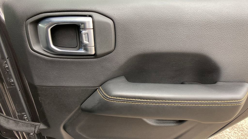 Used 2024 Jeep Wrangler Sahara w/ Safety Group image 33