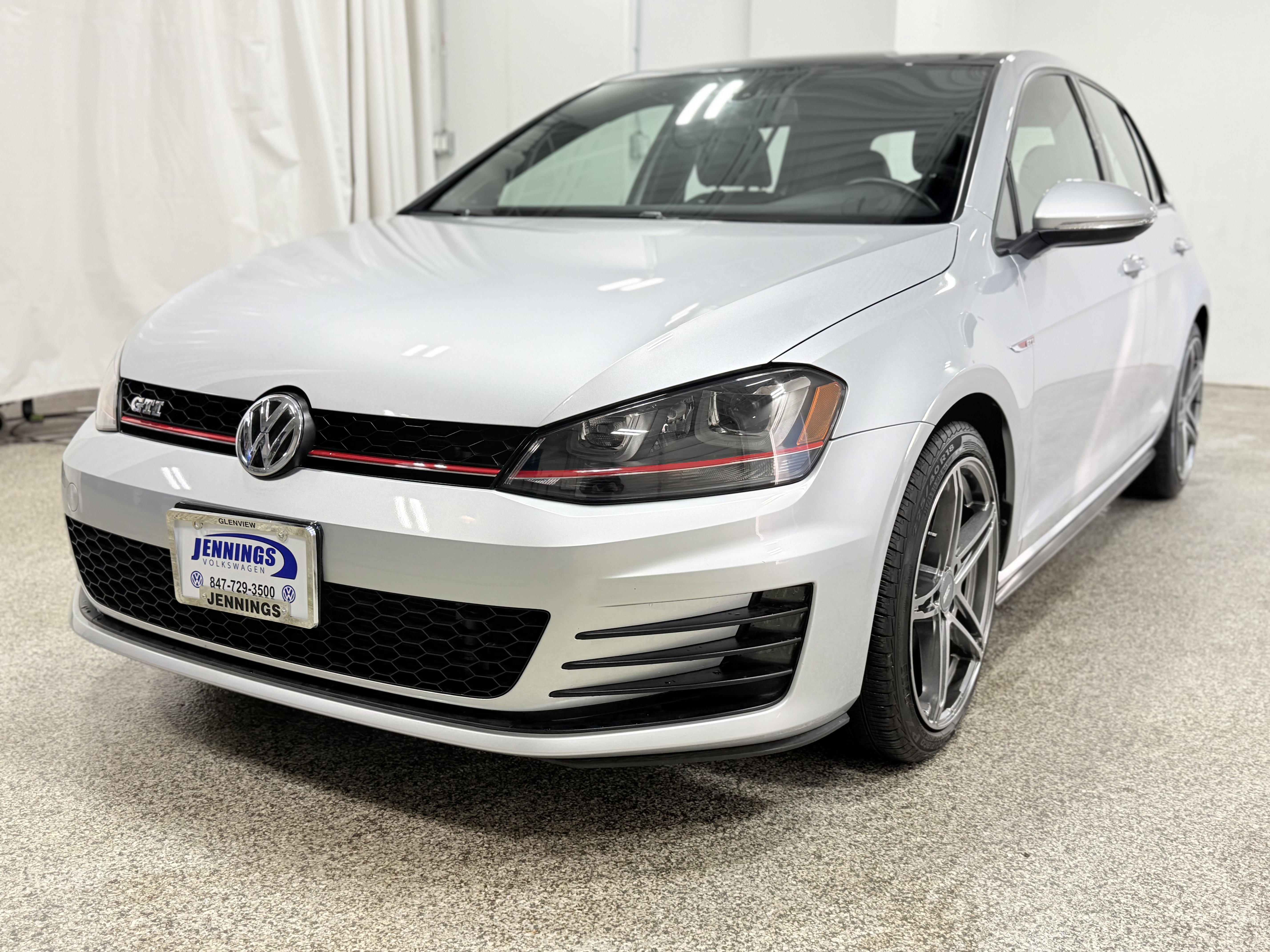 Used 2016 Volkswagen GTI SE w/ Lighting Package (SEL) image 3