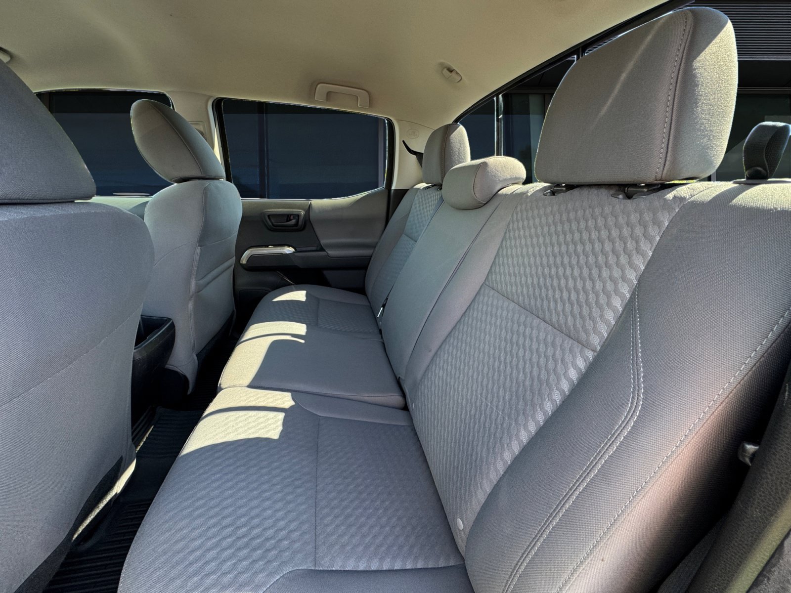 Used 2023 Toyota Tacoma SR5 AWD/4WD image 14