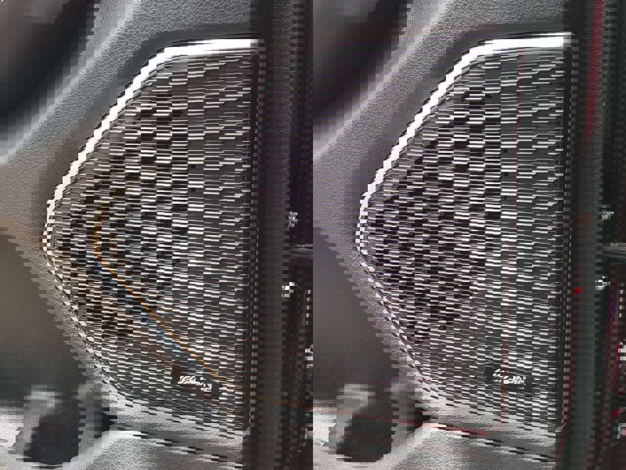 Certified 2023 Jeep Grand Cherokee Limited w/ Luxury Tech Group II image 31