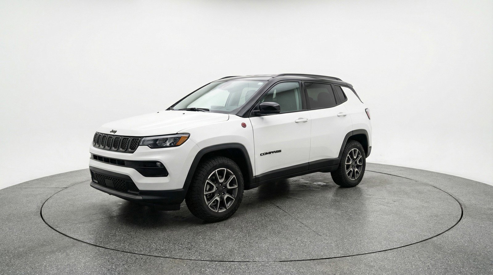 Used 2025 Jeep Compass Trailhawk image 3