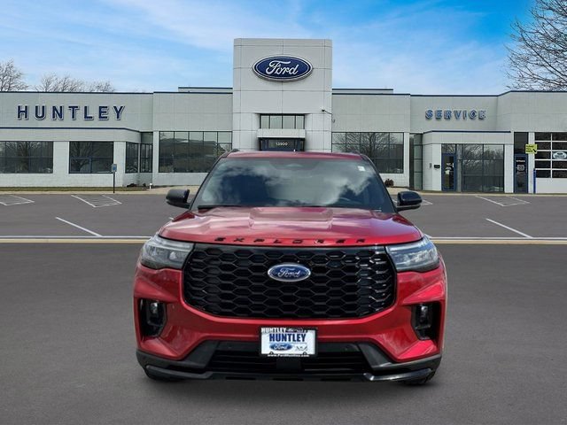 Used 2025 Ford Explorer ST-Line w/ Premium Package AWD/4WD image 2