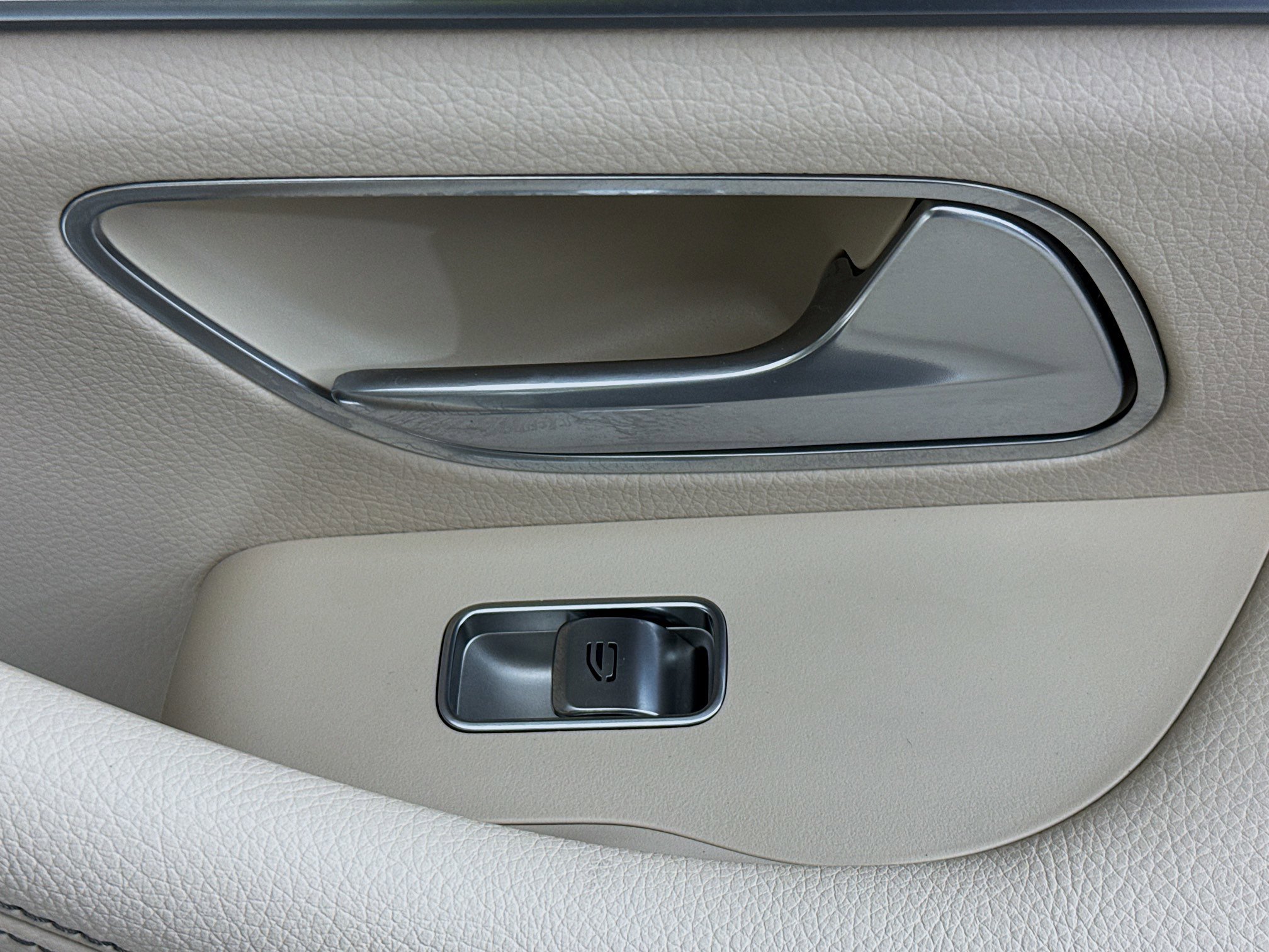 Used 2025 Mercedes-Benz GLE 450e 4MATIC image 29