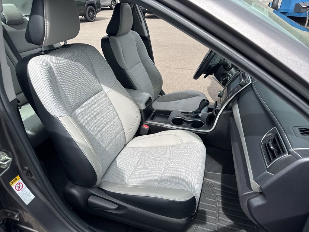 Used 2017 Toyota Camry SE image 14