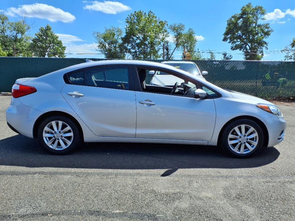 Used 2016 Kia Forte LX w/ LX Popular Plus Package image 2