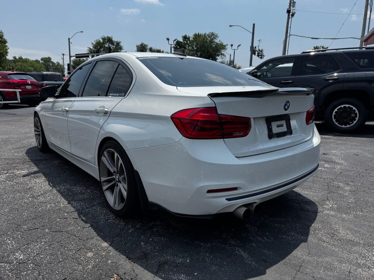 Used 2018 BMW 330i xDrive Sedan AWD/4WD image 3