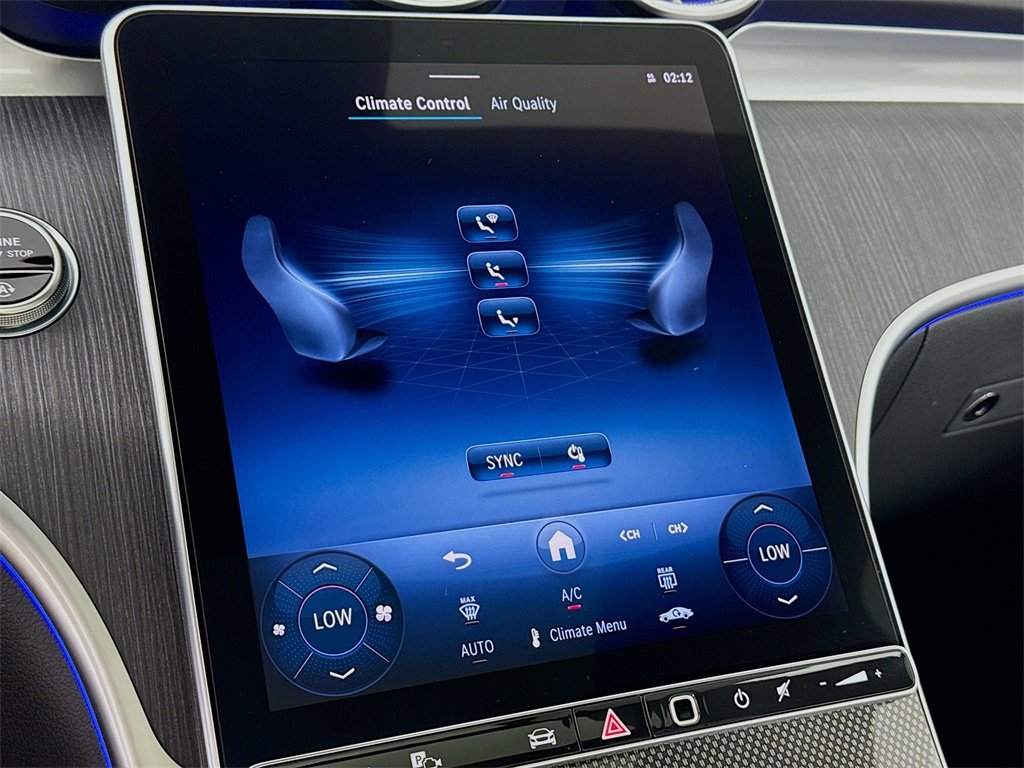 Used 2025 Mercedes-Benz C 300 4MATIC Sedan image 17