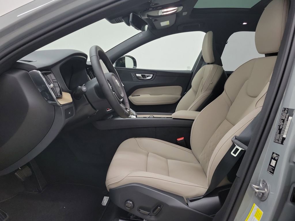 New 2026 Volvo XC60 B5 Plus w/ Protection Package Premier AWD/4WD image 18