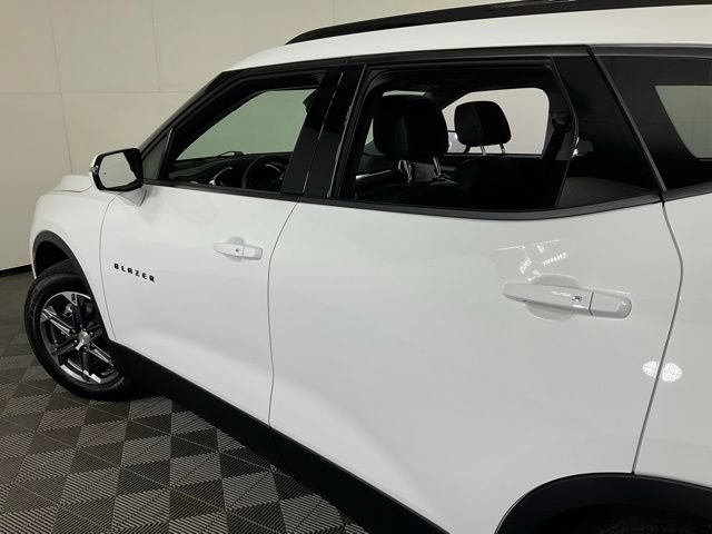 Used 2024 Chevrolet Blazer LT FWD image 38