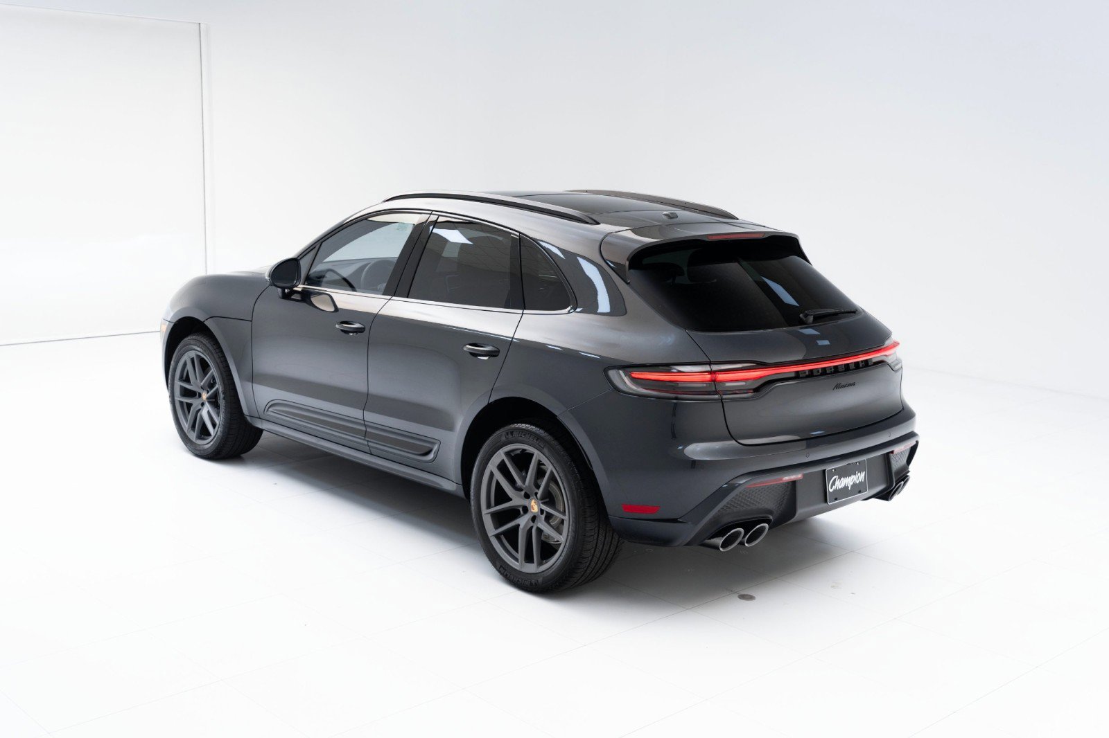 New 2025 Porsche Macan image 3
