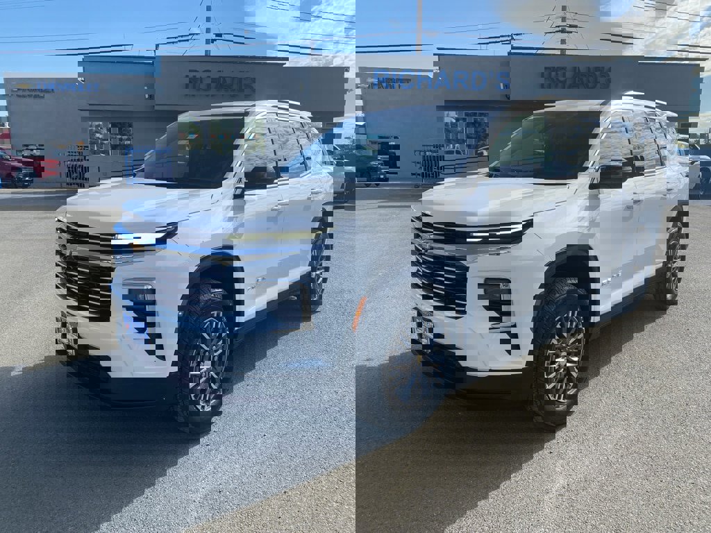 Used 2026 Chevrolet Traverse LT image 8